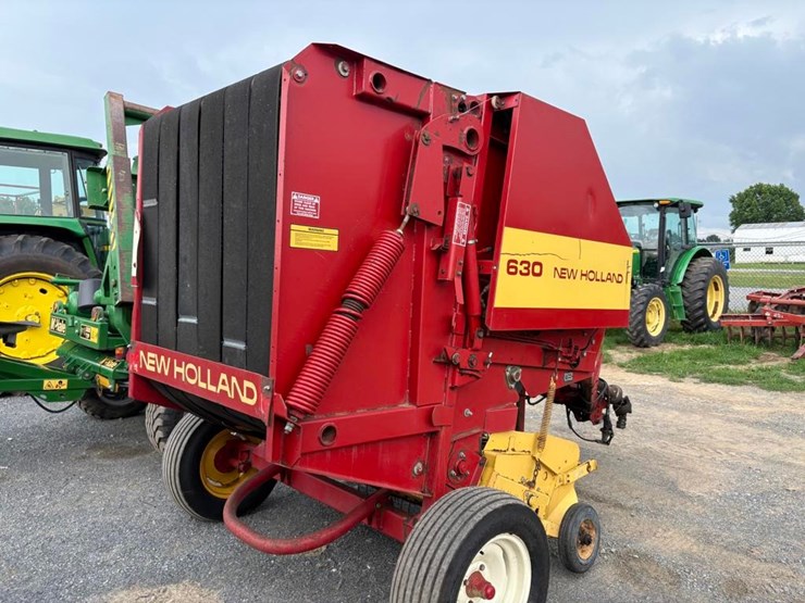 new-holland-630-image-4