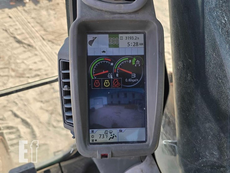 2016-deere-180g-lc-image-21