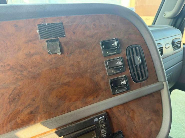 2006-peterbilt-378-image-16