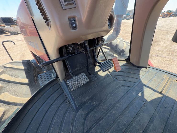 2005-case-ih-325-image-28