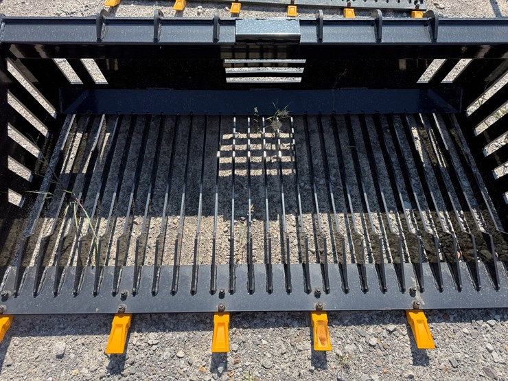 #2016-•-unused-future-fb66-skid-steer-rock-bucket-cdyscd205155-inv#48861-image-6