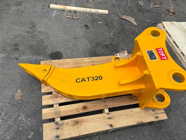 caterpillar-320-image-4