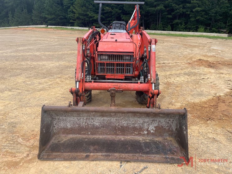 kubota-l35-loader-backhoe-image-7