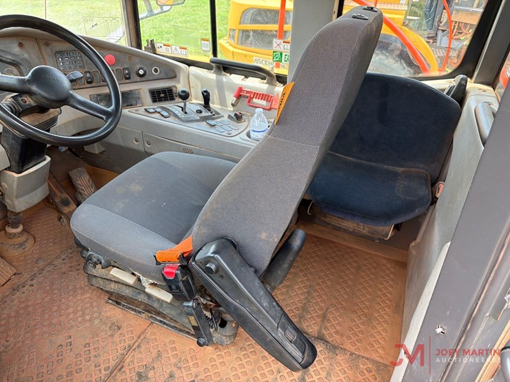 2022-volvo-a30g-image-33