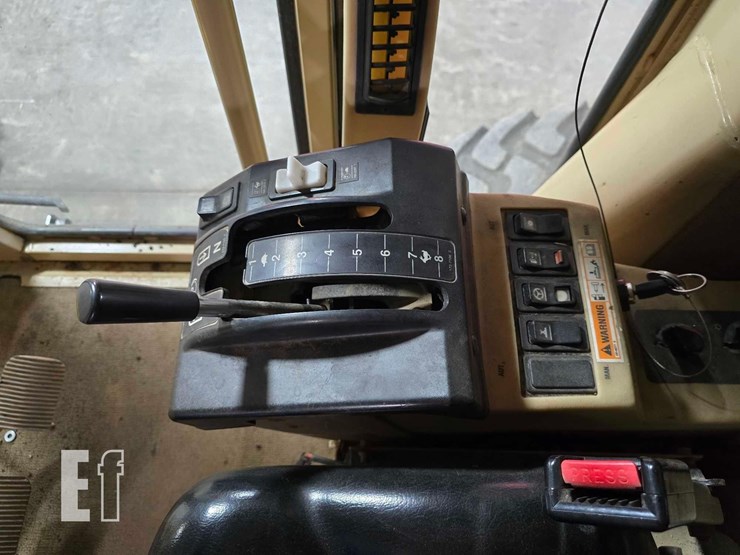 2005-caterpillar-143h-image-22