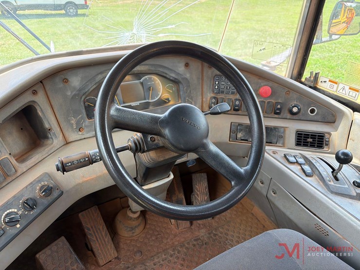 2022-volvo-a30g-image-35