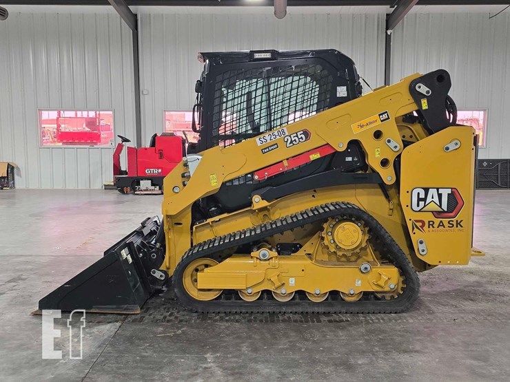 2025-caterpillar-255-image-5