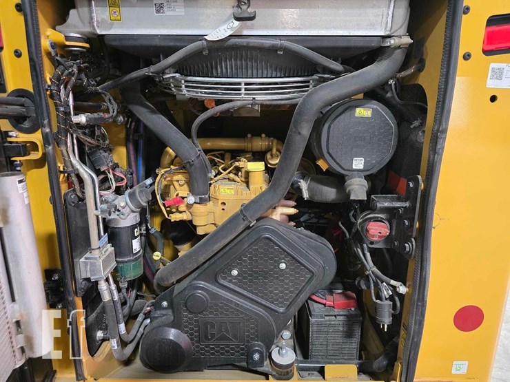 2025-caterpillar-255-image-24