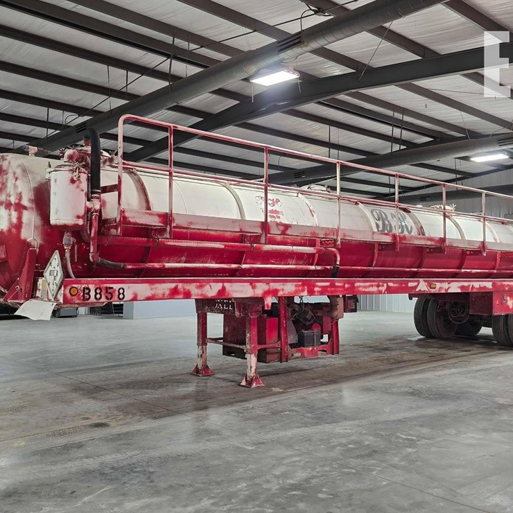 2009 TROXELL TANKER