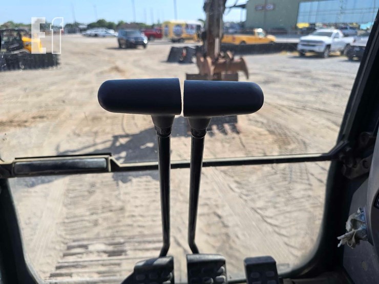 2016-deere-180g-lc-image-16