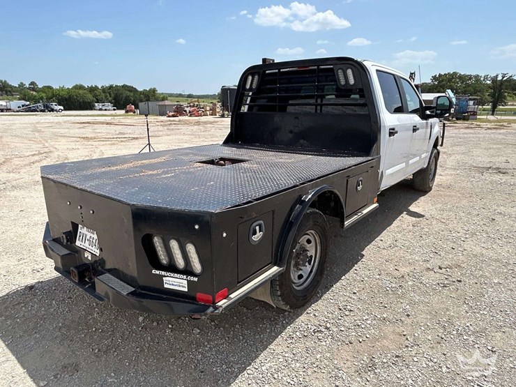 2022-utility-flatbed-image-3