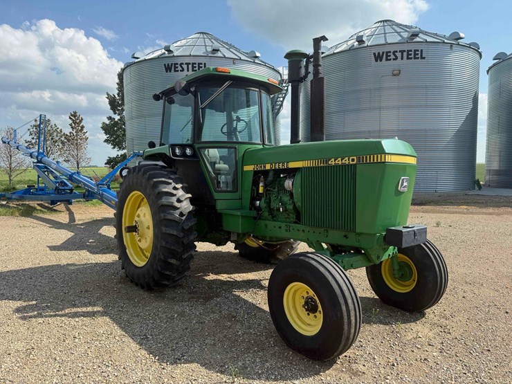 john-deere-4440-image-6