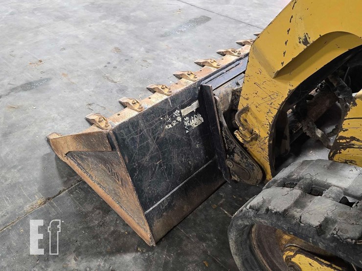2022-caterpillar-259d3-image-12