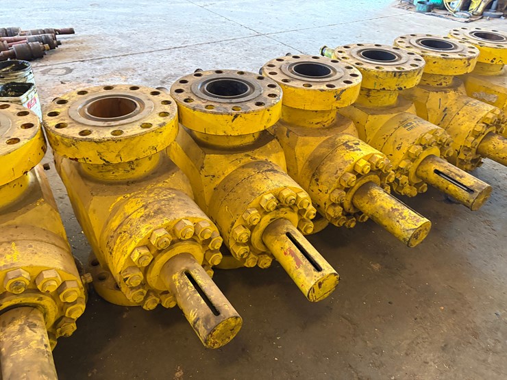 (3x$)-7-1/16”-10k-frac-valves,-field-ready-image-3
