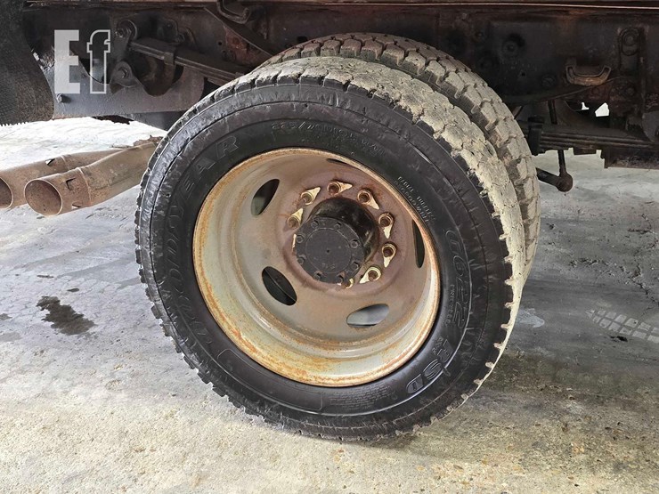 2009-ford-f550-image-26