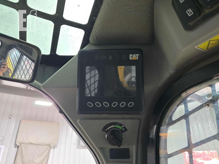 2022-caterpillar-259d3-image-21