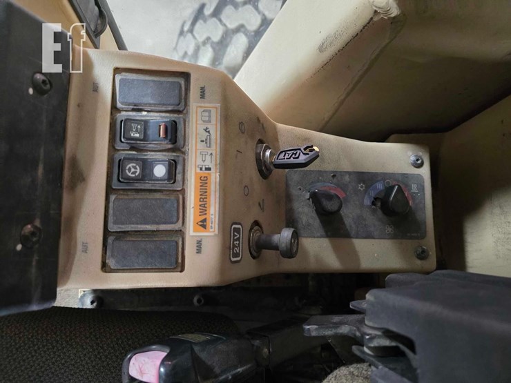 2004-caterpillar-120h-image-20