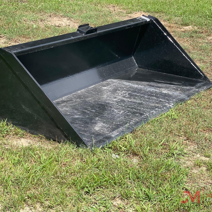 UNUSED 77" SMOOTH BUCKET SKID STEER ATTACHMENT