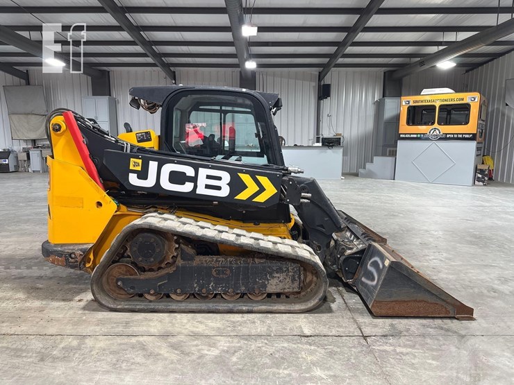 2021-jcb-3ts-8t-image-6