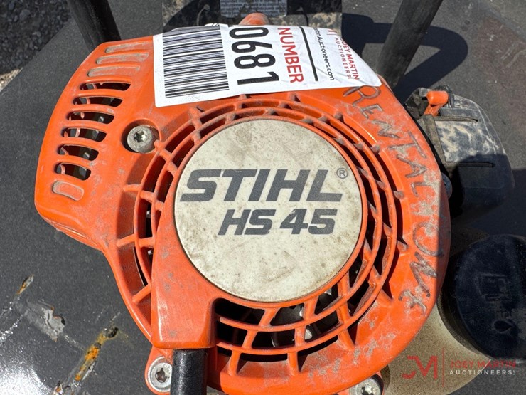 stihl-hs-45-gas-powered-hedge-trimmer-image-3