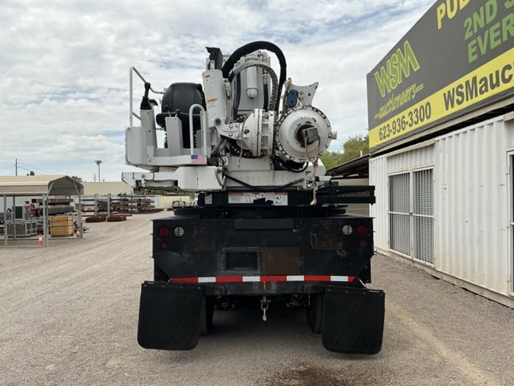 2016-freightliner-m2-106-image-7
