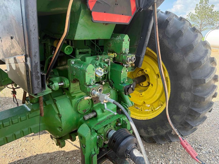 john-deere-4440-image-10
