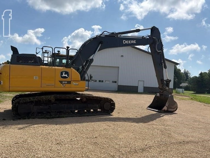 2023-deere-210-p-tier-image-6