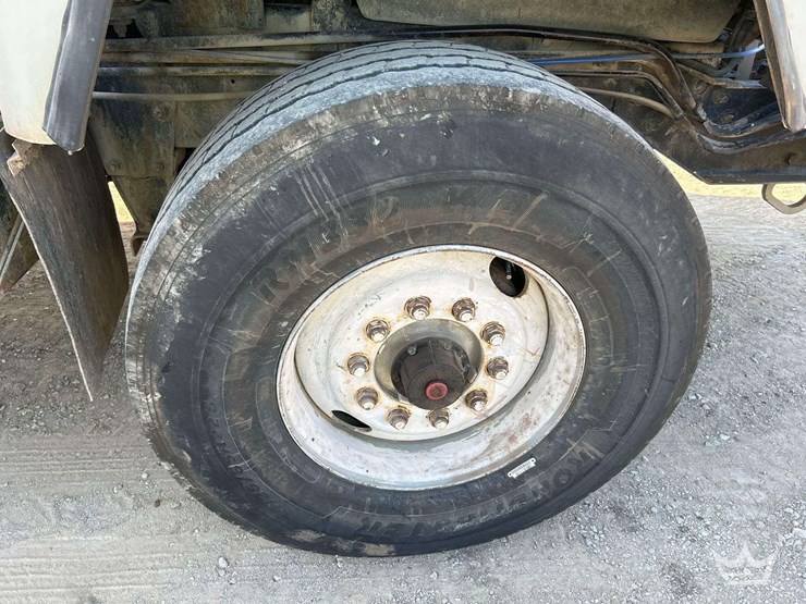 1994-mack-dm690s-image-39