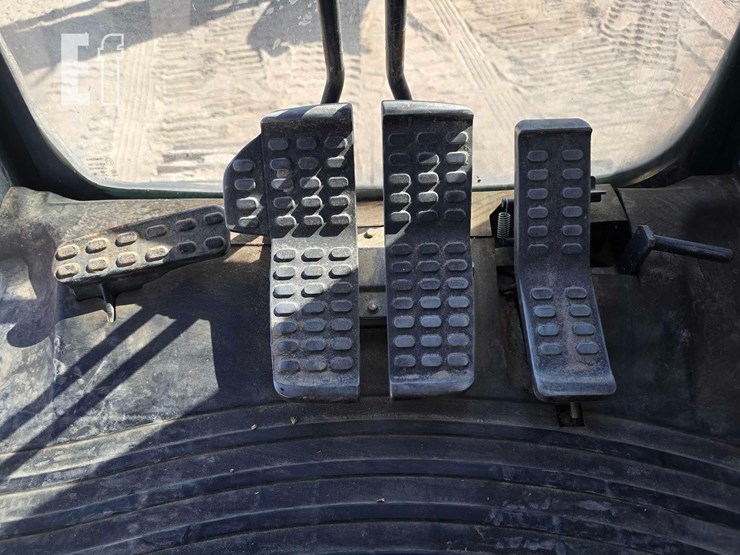 2016-deere-180g-lc-image-17