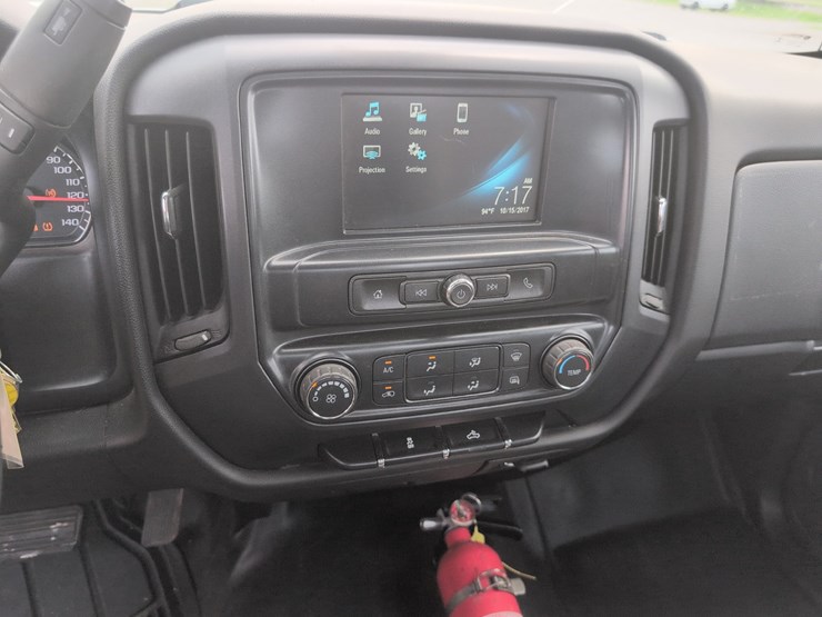 2018-chevrolet-silverado-1500-image-15