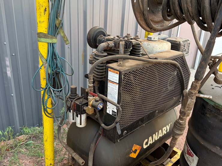 4.6’-x-4.6’-lincoln-mod-84806-10k-wp-grease-injection-pump-p/b-industrial-17-cfm-air-compressor-image-3