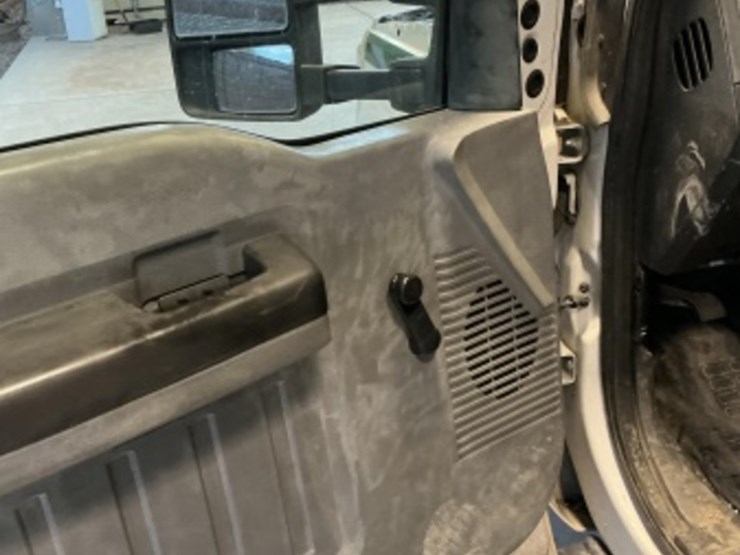 2012-ford-f350-image-27