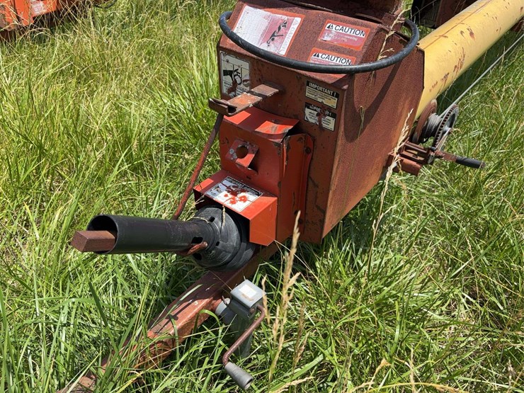 westfield-100-61-grain-auger-with-swing-hopper-image-2
