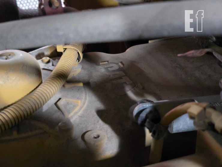 2022-caterpillar-d4-lgp-image-27
