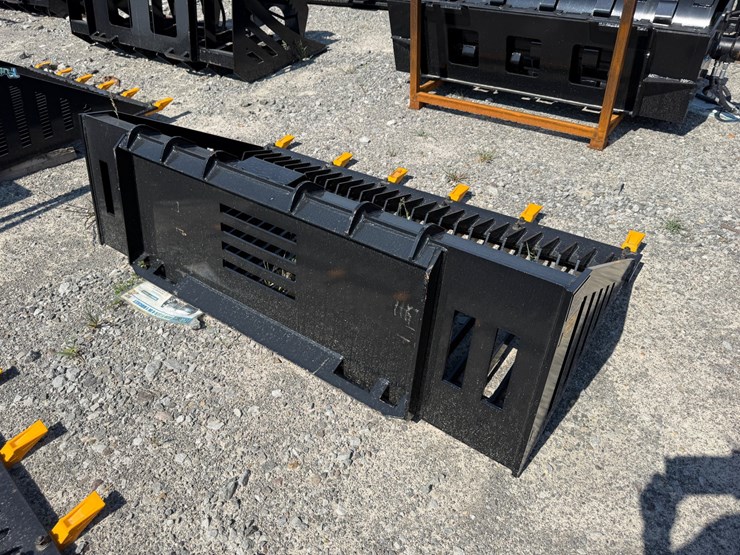 #2016-•-unused-future-fb66-skid-steer-rock-bucket-cdyscd205155-inv#48861-image-1