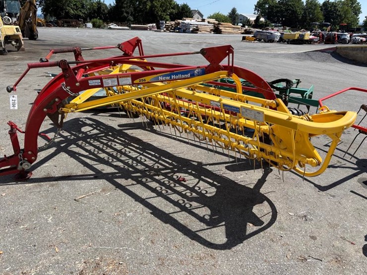 new-holland-256-image-2