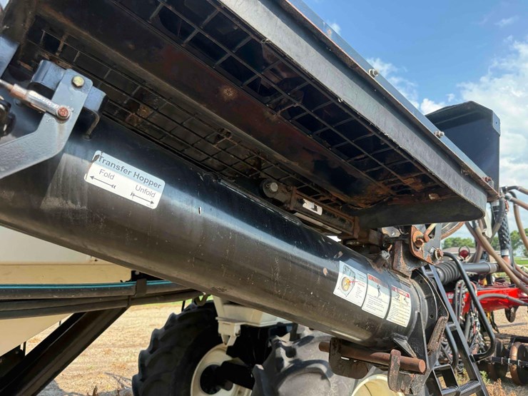 2006-bourgault-8710-air-seeder-image-51
