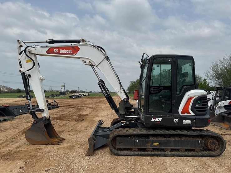 2023-bobcat-e88-image-1