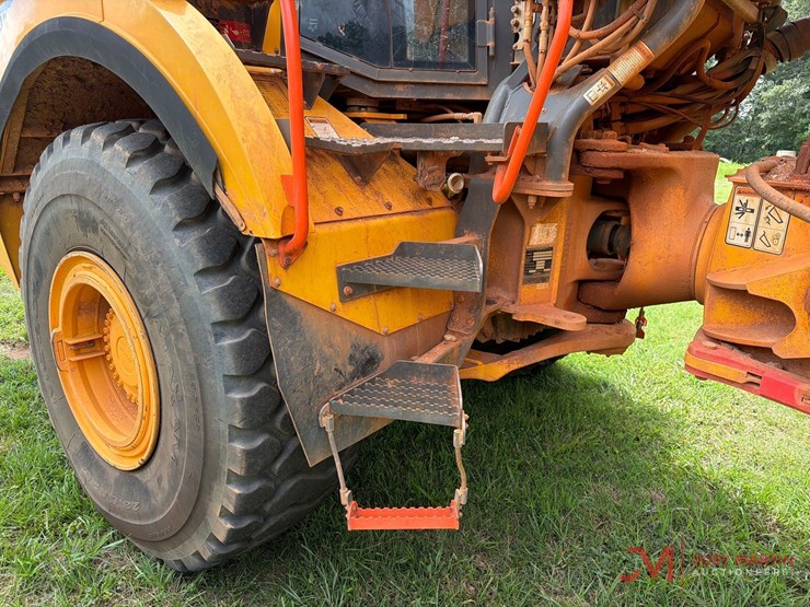 2022-volvo-a30g-image-17