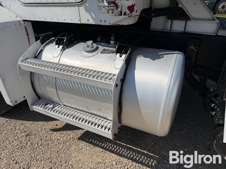 1995-peterbilt-377-image-11