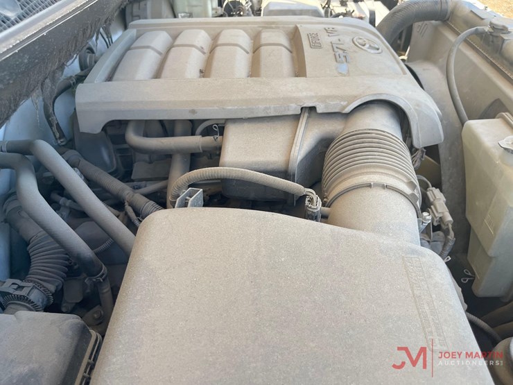 2010-toyota-tundra-sr5-image-18