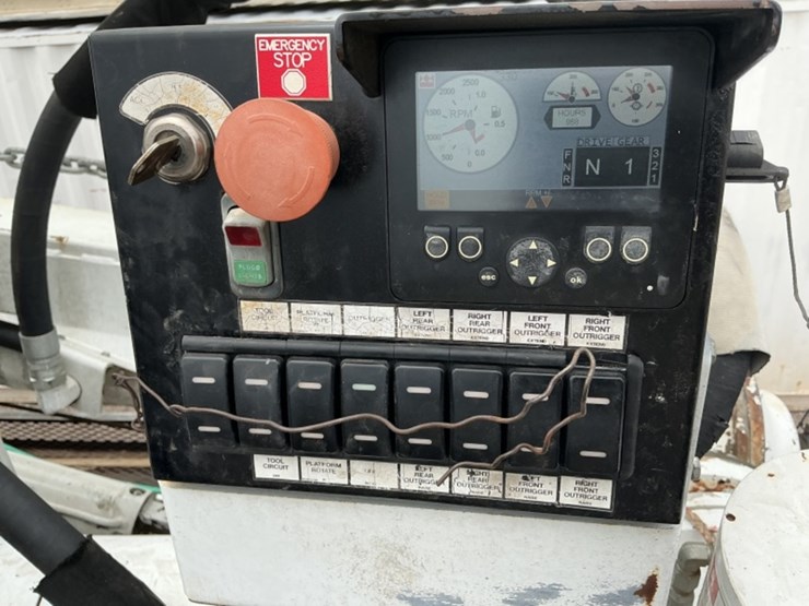2016-freightliner-m2-106-image-26
