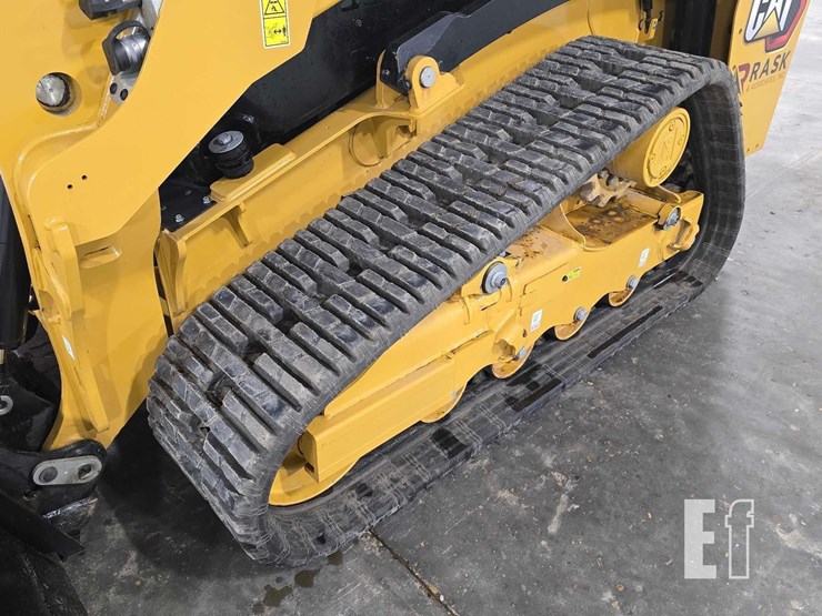 2025-caterpillar-255-image-30