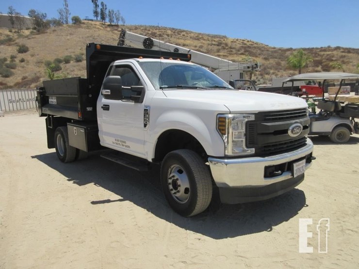 2019-ford-f350-xl-image-2