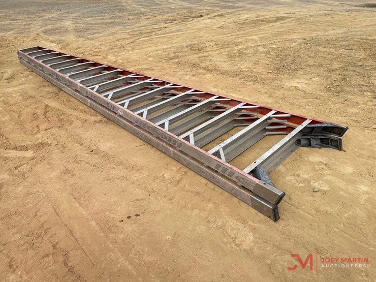 werner-20'-step-ladder-image-3