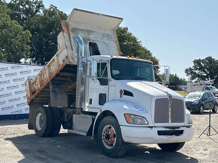 2009-kenworth-t300-s/a-dump-truck-image-4