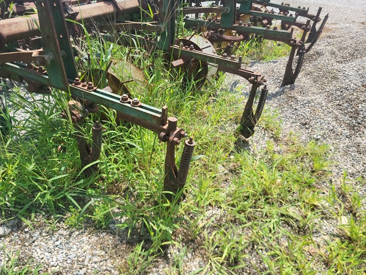 oliver-4r30"-3pt-hitch-cultivator-image-13