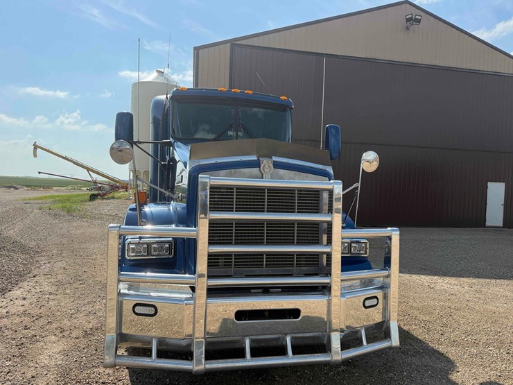 2000-kenworth-semi-image-7
