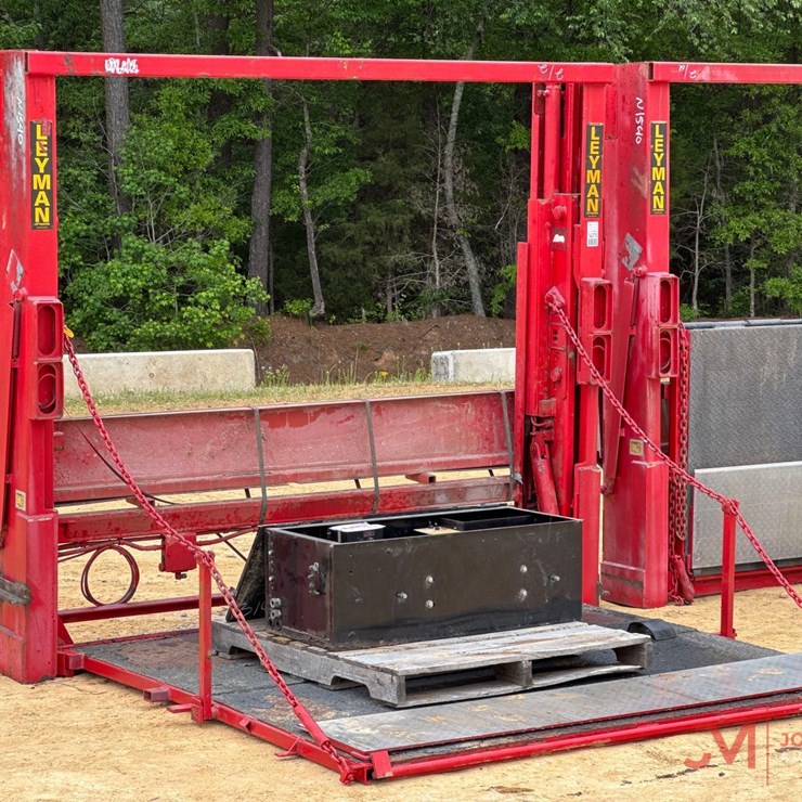 (1) 2007 LEYMAN FDC65RM HYDRAULIC LIFT GATE