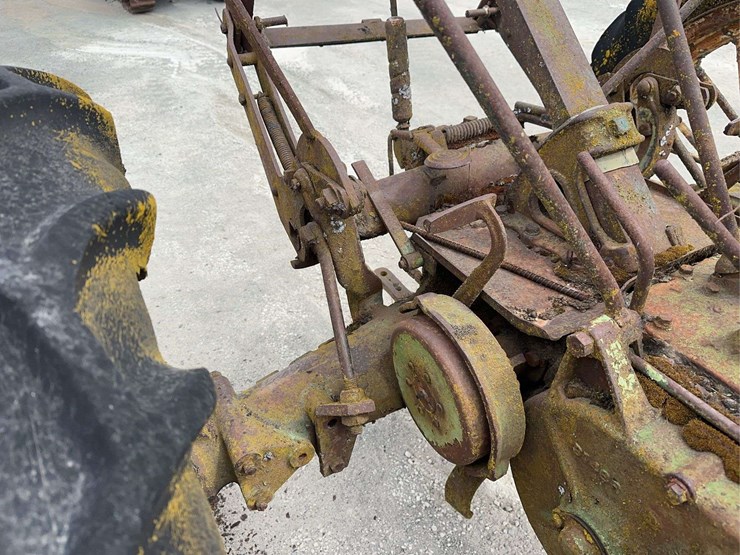 john-deere-model-b-image-13